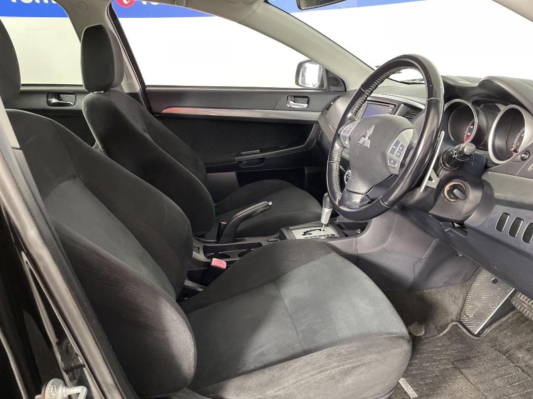 Photo '16' of Mitsubishi Galant Photo '16' of Mitsubishi Galant