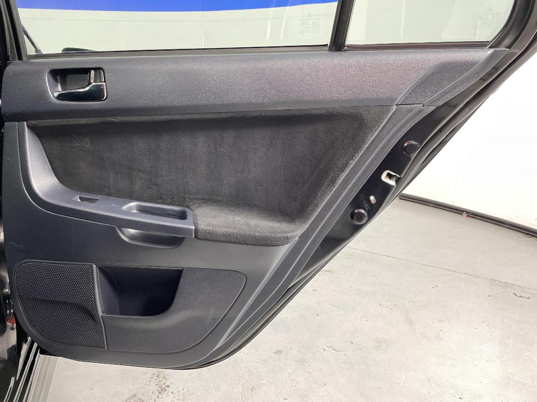 Photo '19' of Mitsubishi Galant Photo '19' of Mitsubishi Galant