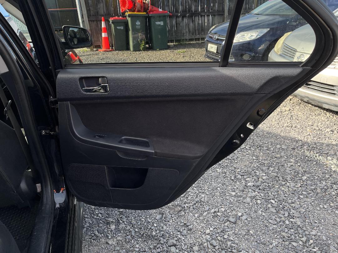 Photo '17' of Mitsubishi Galant Photo '17' of Mitsubishi Galant