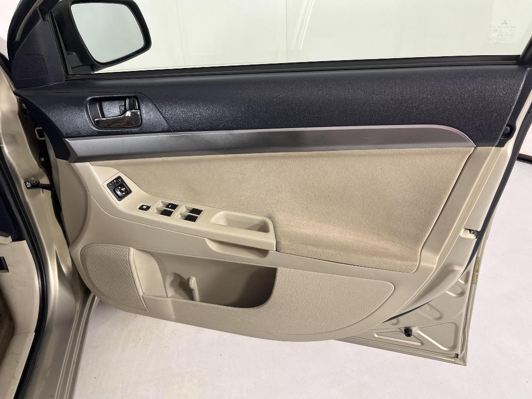 Photo '15' of Mitsubishi Galant