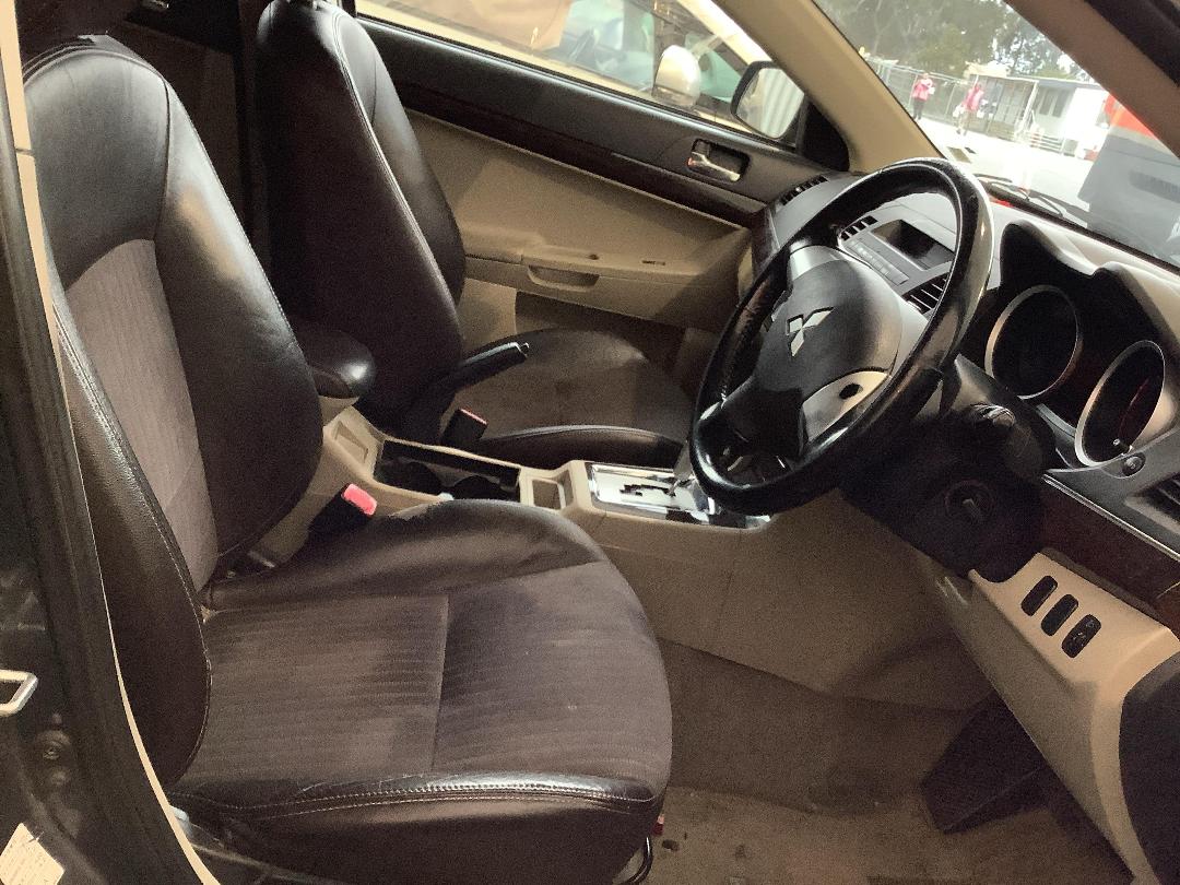 Photo '8' of Mitsubishi Galant Fortis