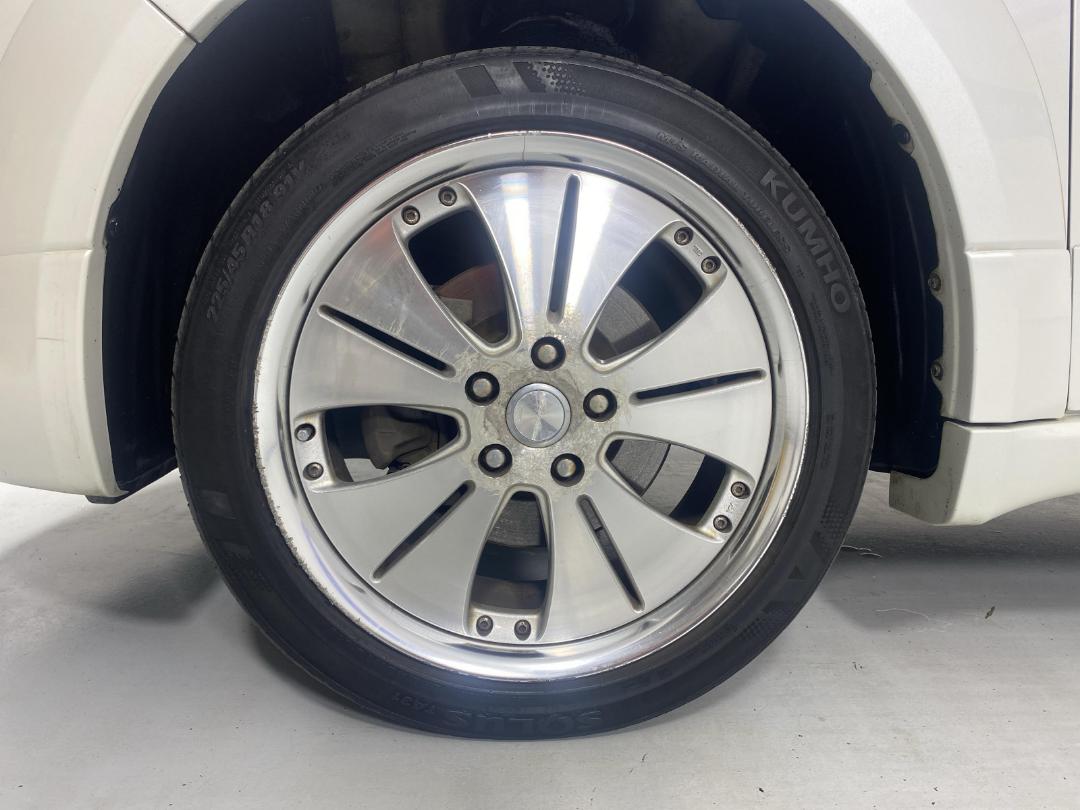 Photo '10' of Mitsubishi Grandis