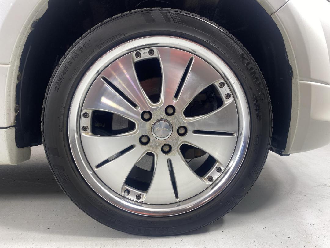 Photo '9' of Mitsubishi Grandis