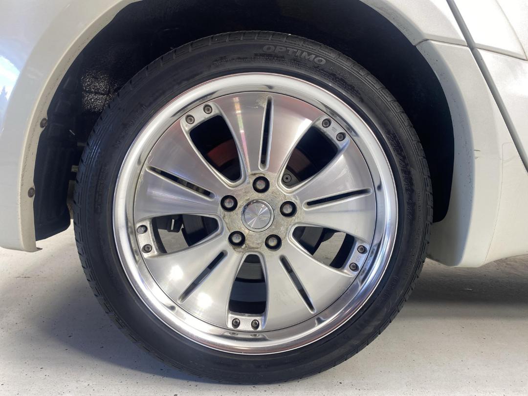 Photo '12' of Mitsubishi Grandis