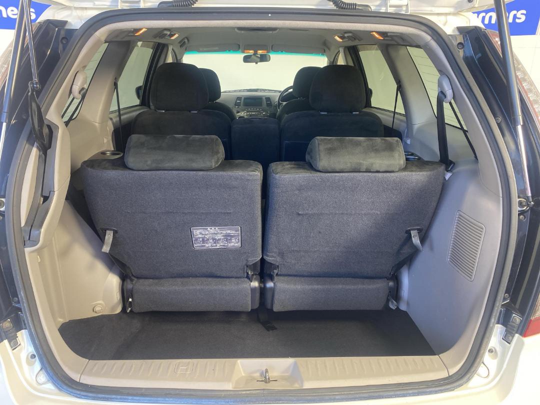 Photo '14' of Mitsubishi Grandis