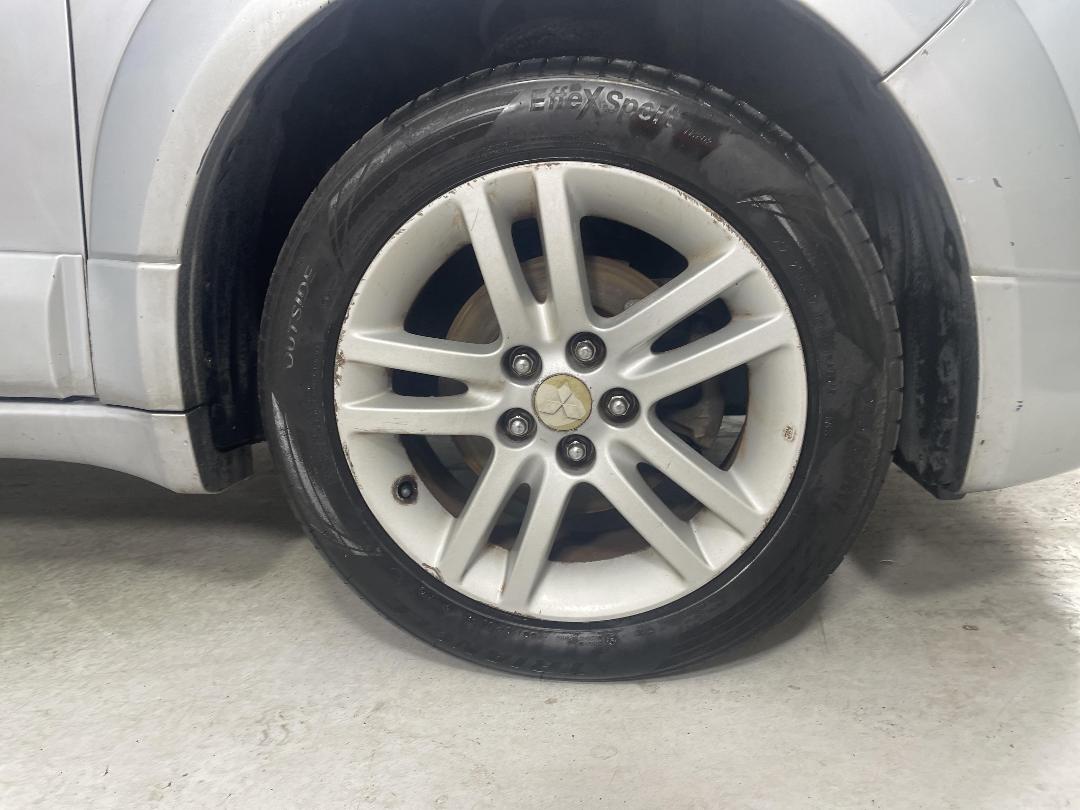 Photo '9' of Mitsubishi Grandis