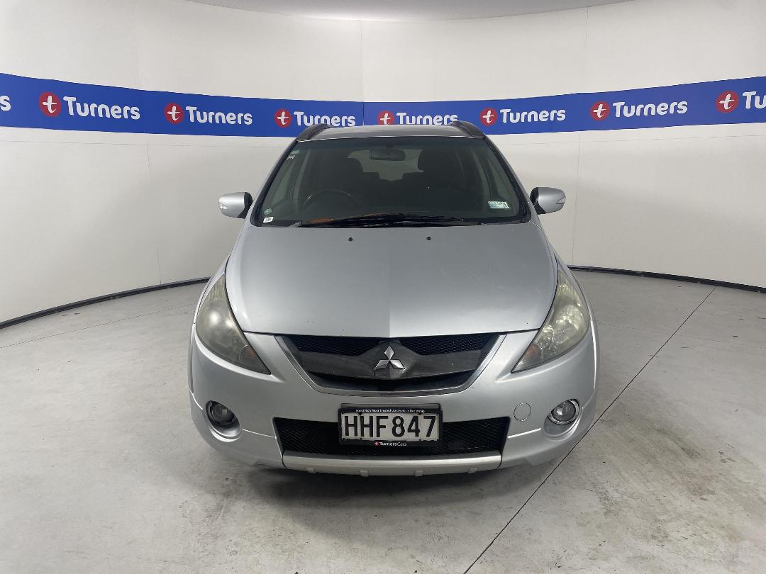 Photo '2' of Mitsubishi Grandis