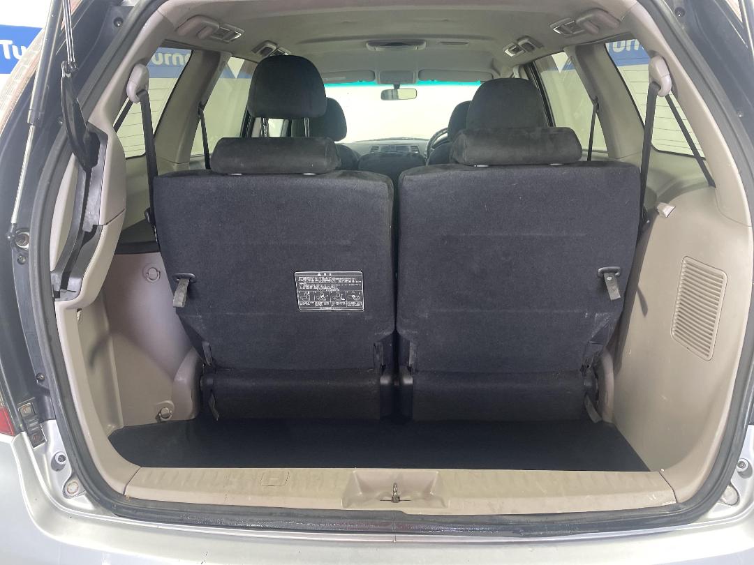 Photo '14' of Mitsubishi Grandis