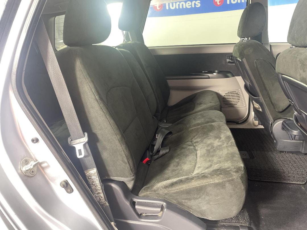 Photo '20' of Mitsubishi Grandis