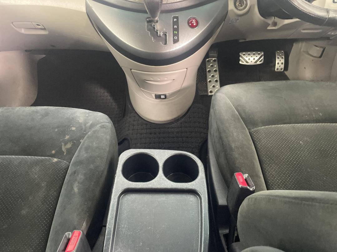 Photo '18' of Mitsubishi Grandis