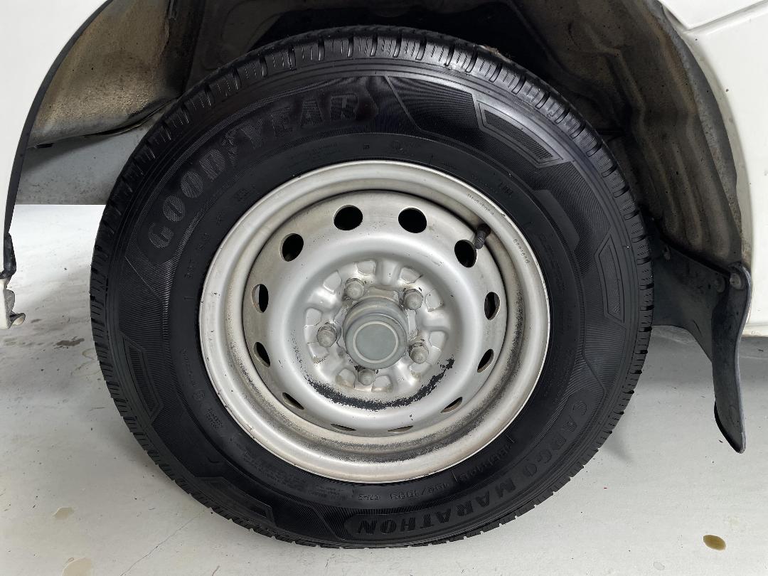 Photo '10' of Mitsubishi L300