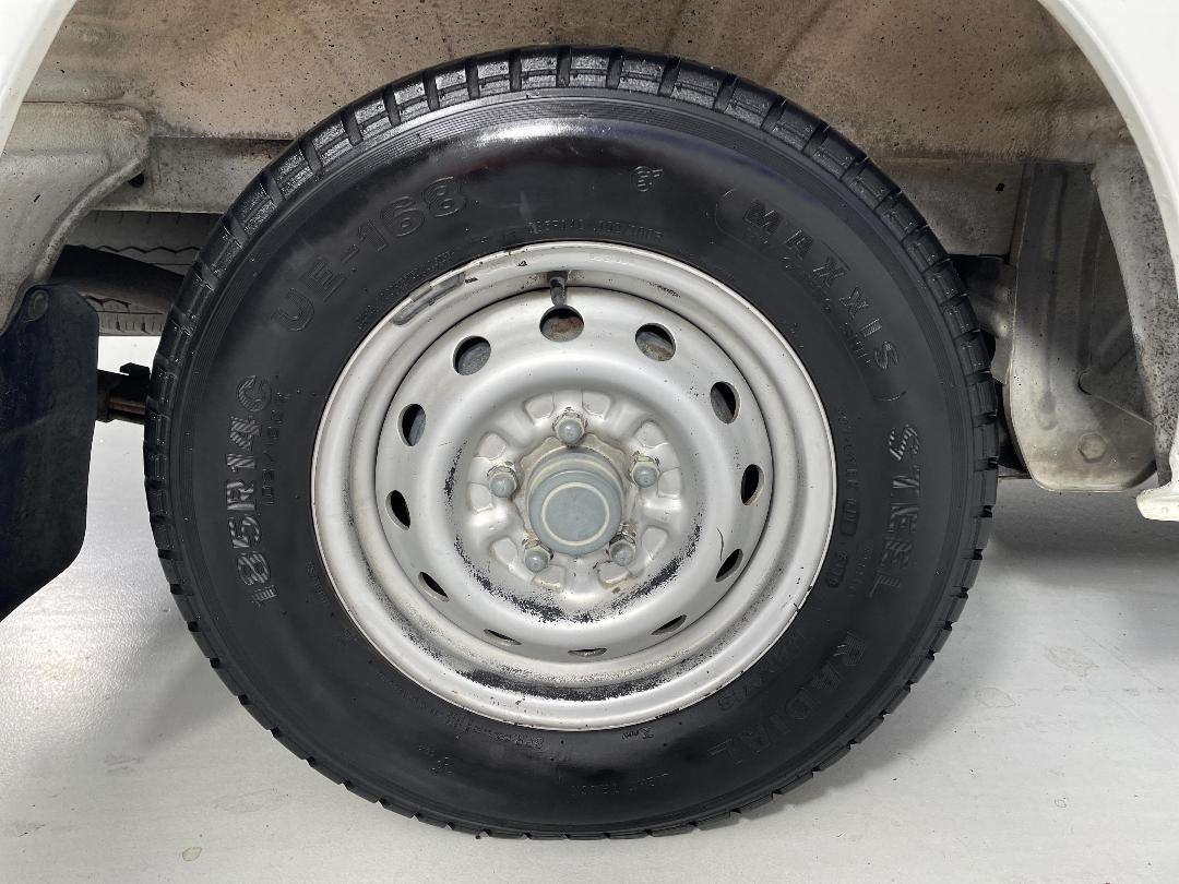 Photo '12' of Mitsubishi L300