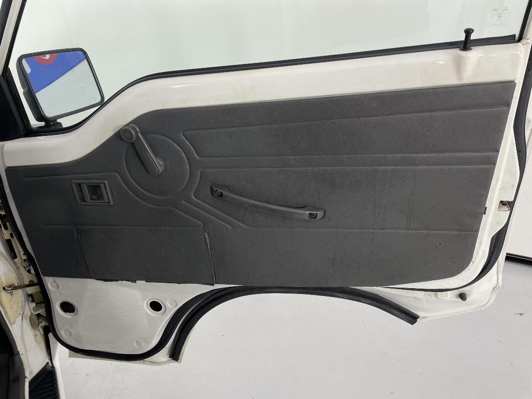 Photo '15' of Mitsubishi L300