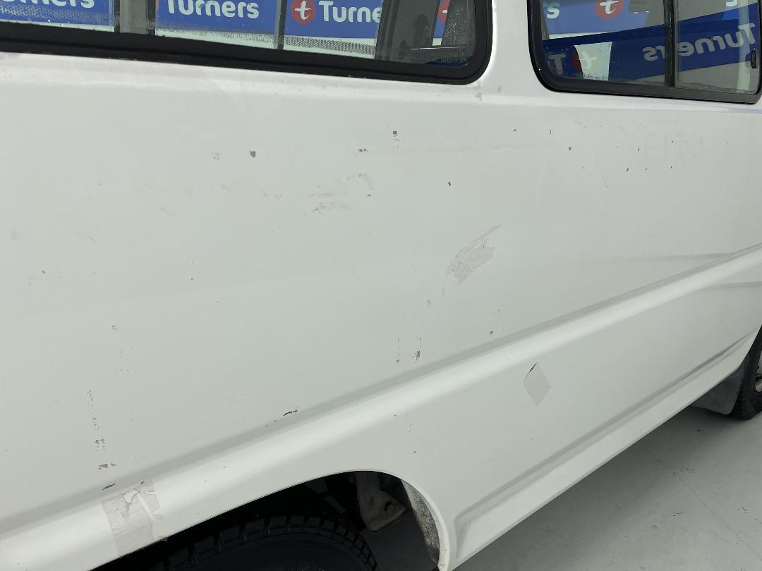 Photo '24' of Mitsubishi L300