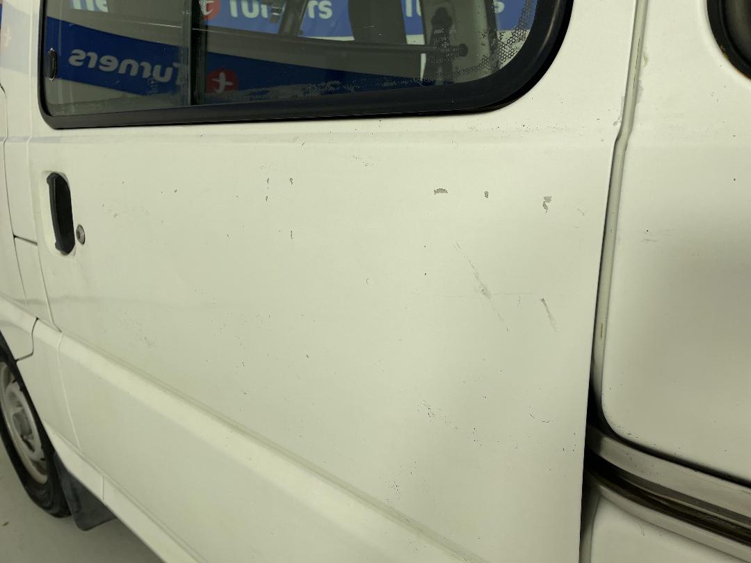 Photo '27' of Mitsubishi L300