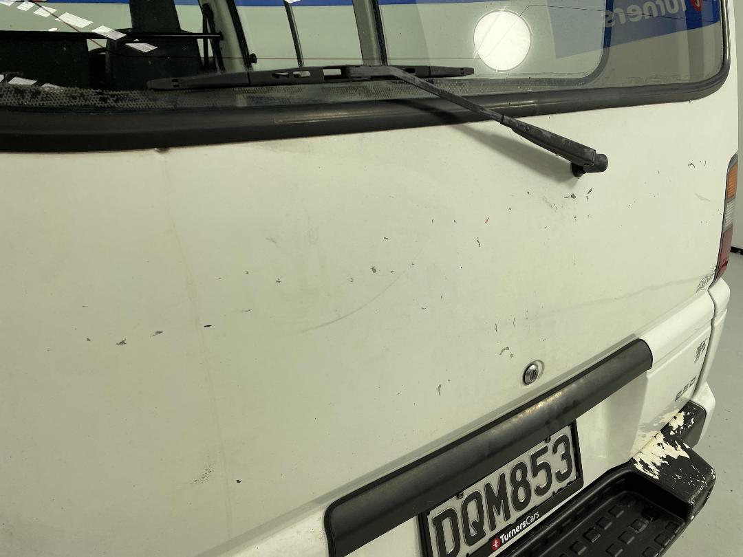 Photo '29' of Mitsubishi L300