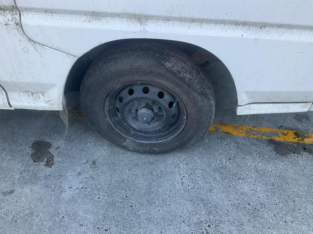 Photo '2' of Mitsubishi L300 LWB