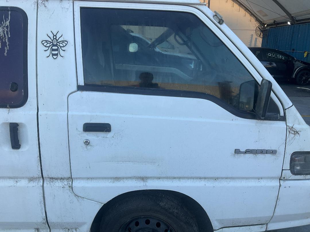 Photo '3' of Mitsubishi L300 LWB