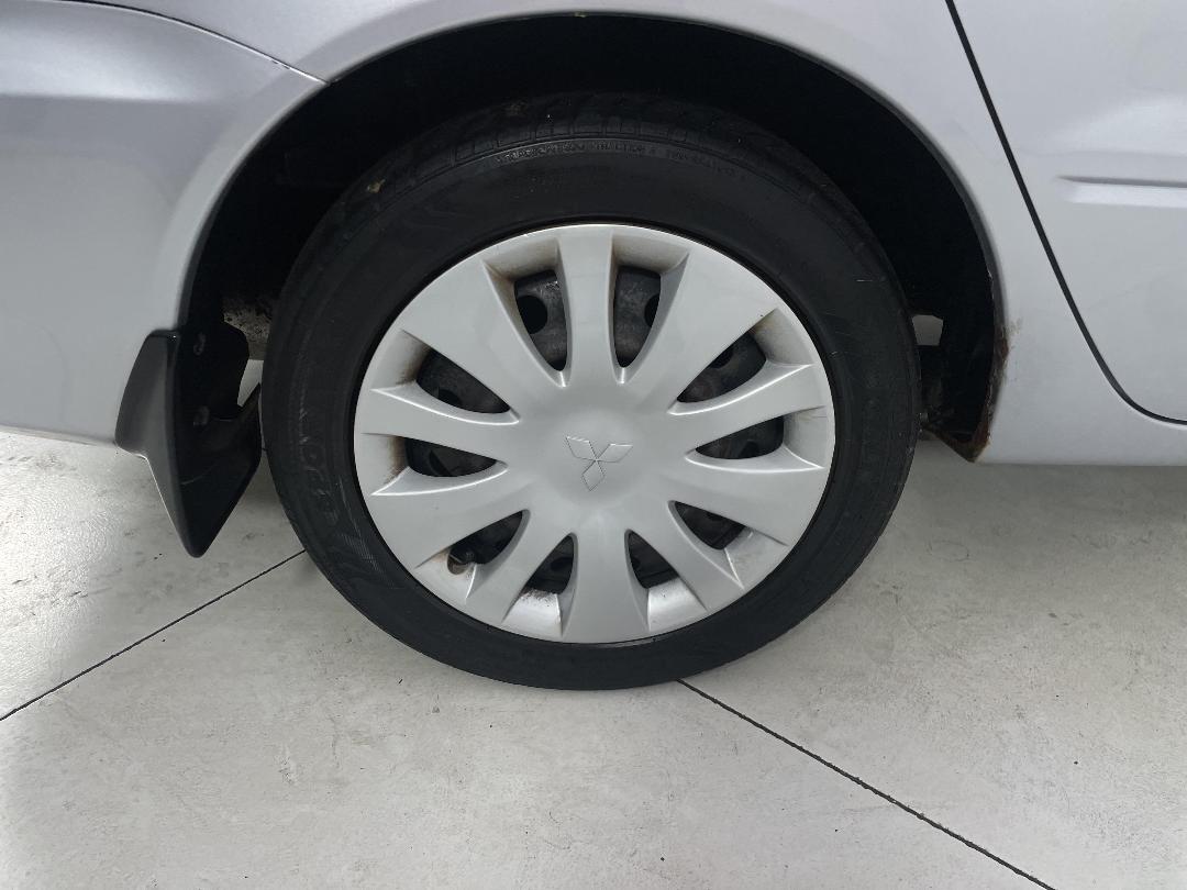 Photo '12' of Mitsubishi Lancer Photo '12' of Mitsubishi Lancer