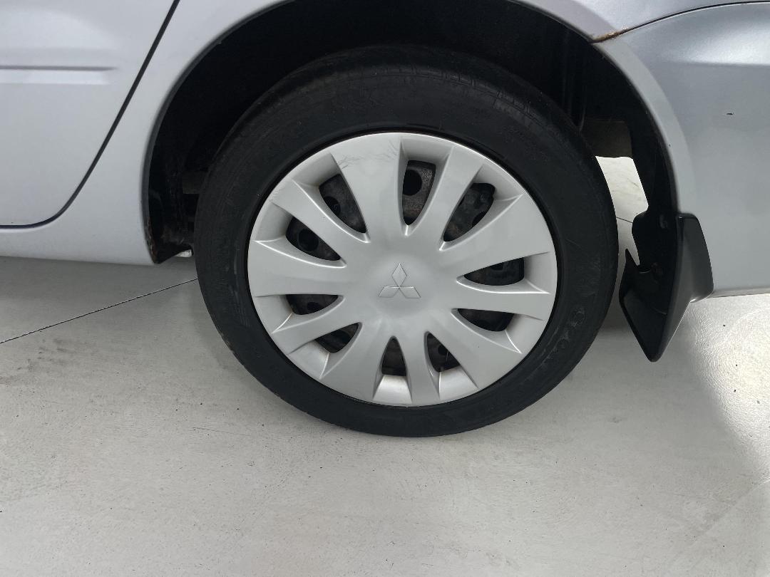 Photo '11' of Mitsubishi Lancer Photo '11' of Mitsubishi Lancer