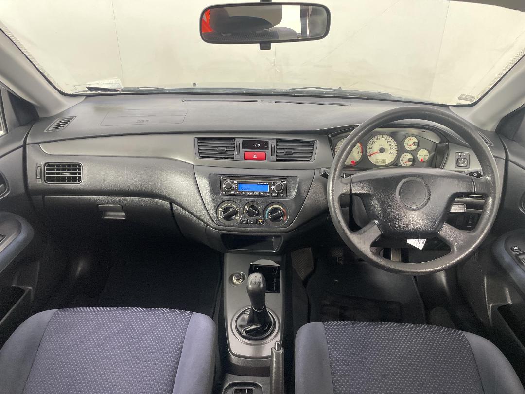 Photo '17' of Mitsubishi Lancer Photo '17' of Mitsubishi Lancer