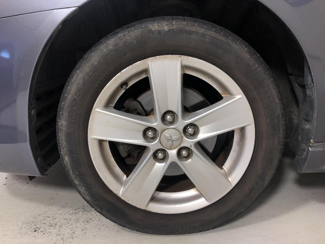 Photo '10' of Mitsubishi Lancer