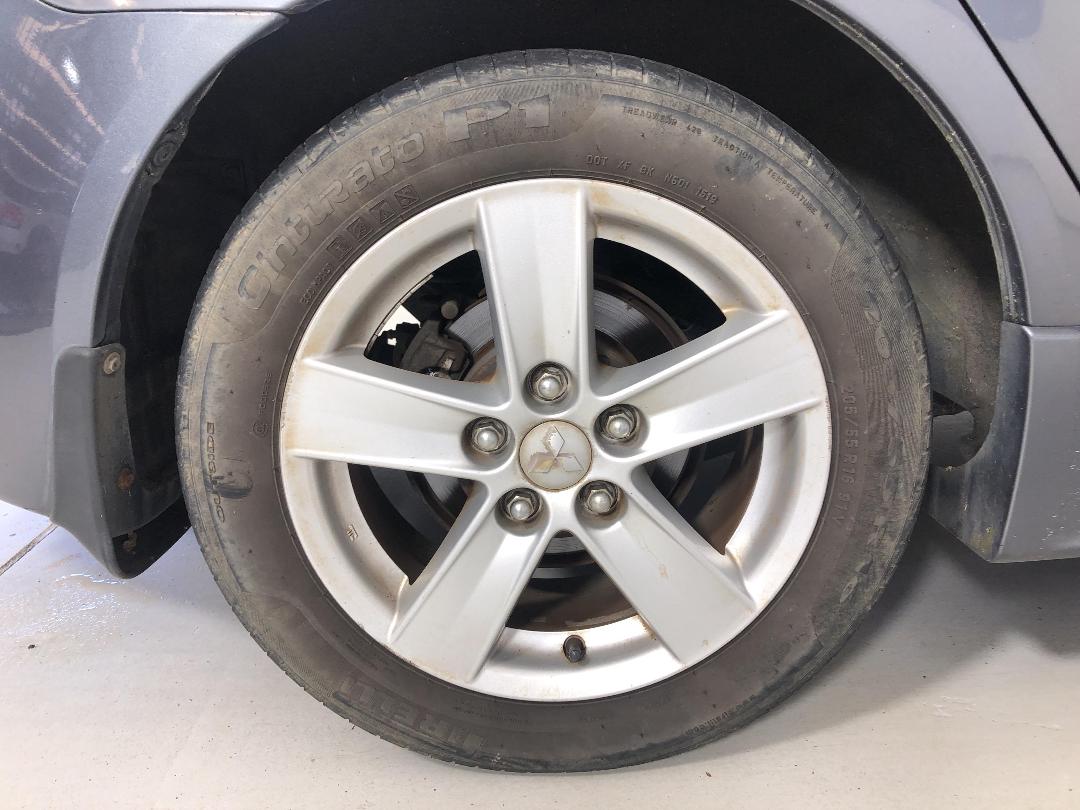 Photo '12' of Mitsubishi Lancer