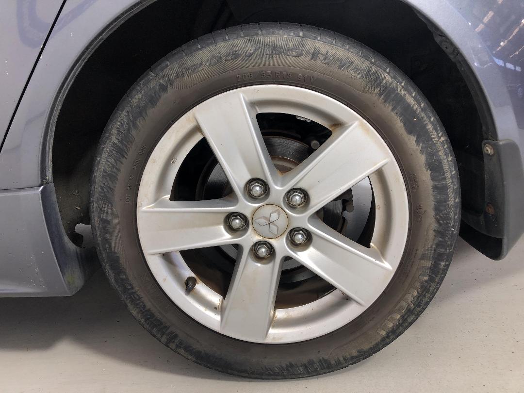 Photo '11' of Mitsubishi Lancer