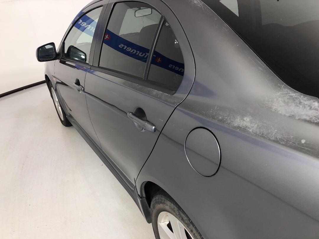 Photo '24' of Mitsubishi Lancer