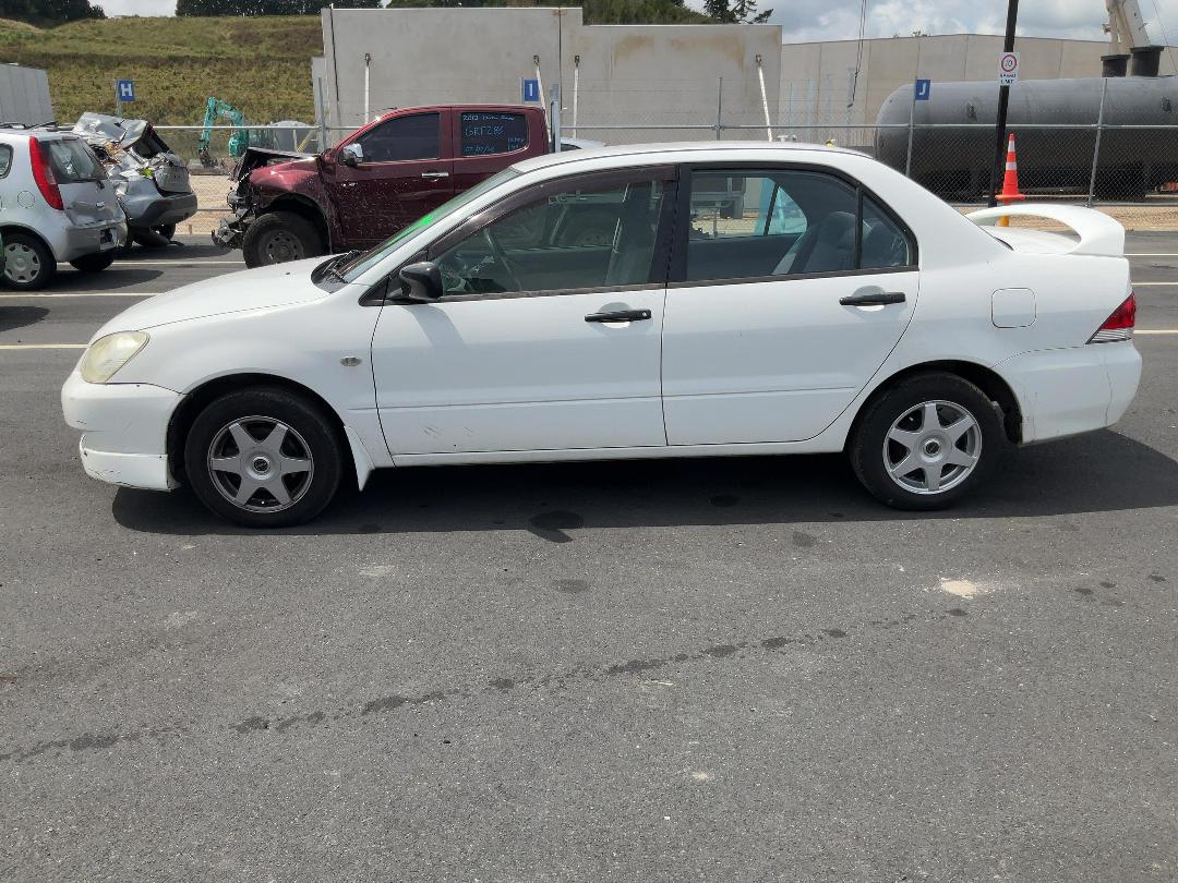 Photo '4' of Mitsubishi Lancer