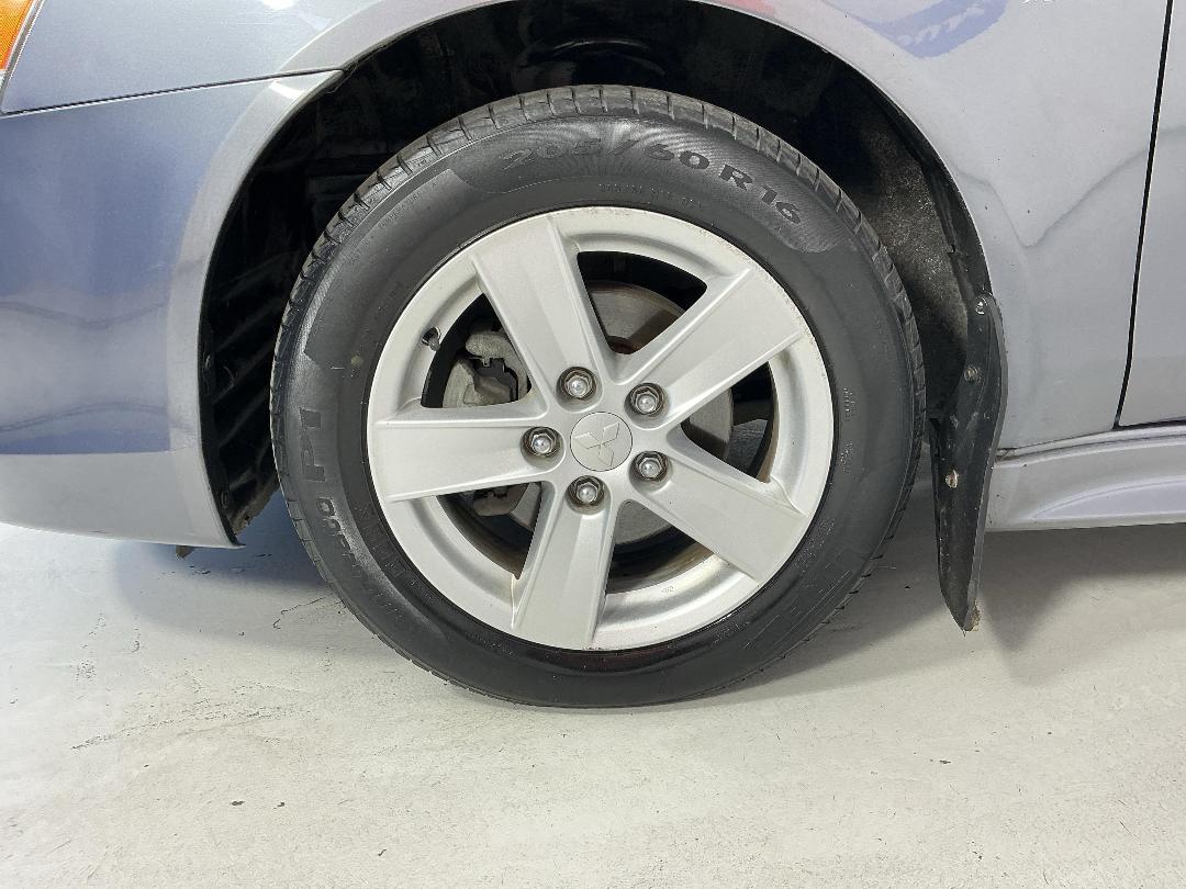 Photo '10' of Mitsubishi Lancer Photo '10' of Mitsubishi Lancer