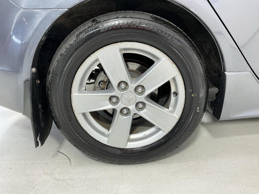 Photo '12' of Mitsubishi Lancer Photo '12' of Mitsubishi Lancer