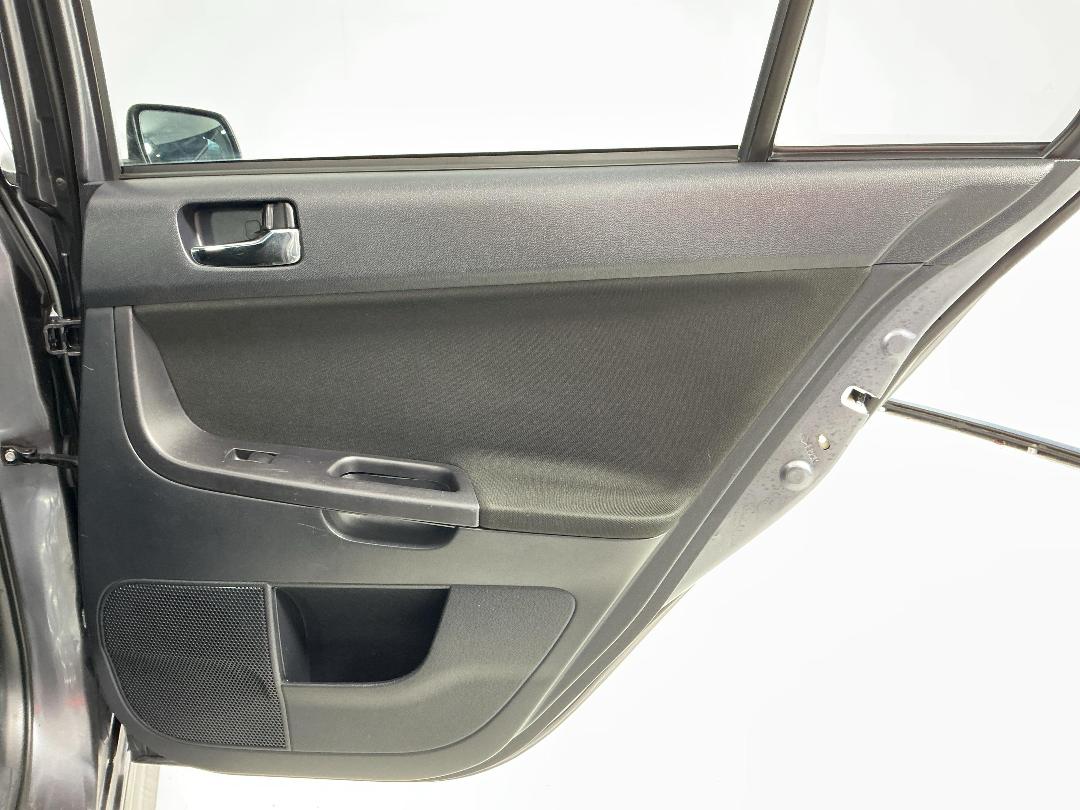 Photo '19' of Mitsubishi Lancer Photo '19' of Mitsubishi Lancer