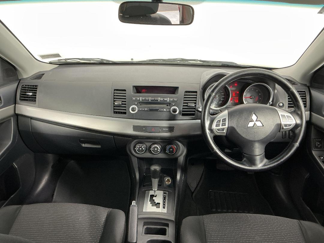 Photo '17' of Mitsubishi Lancer Photo '17' of Mitsubishi Lancer