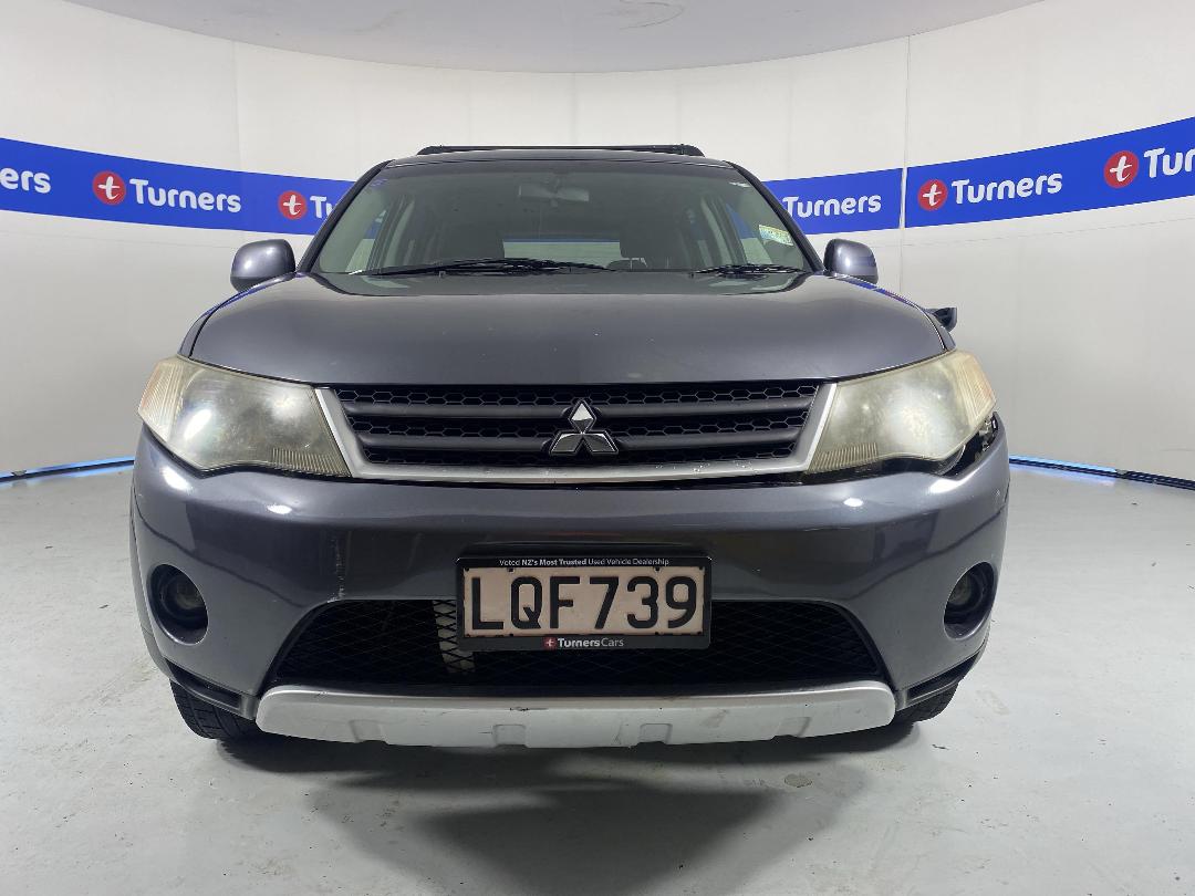 Photo '2' of Mitsubishi Outlander Photo '2' of Mitsubishi Outlander