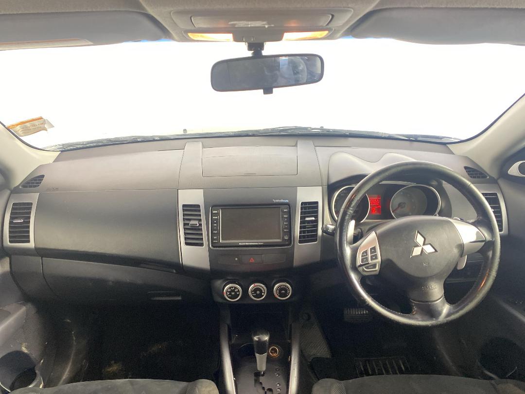 Photo '17' of Mitsubishi Outlander Photo '17' of Mitsubishi Outlander