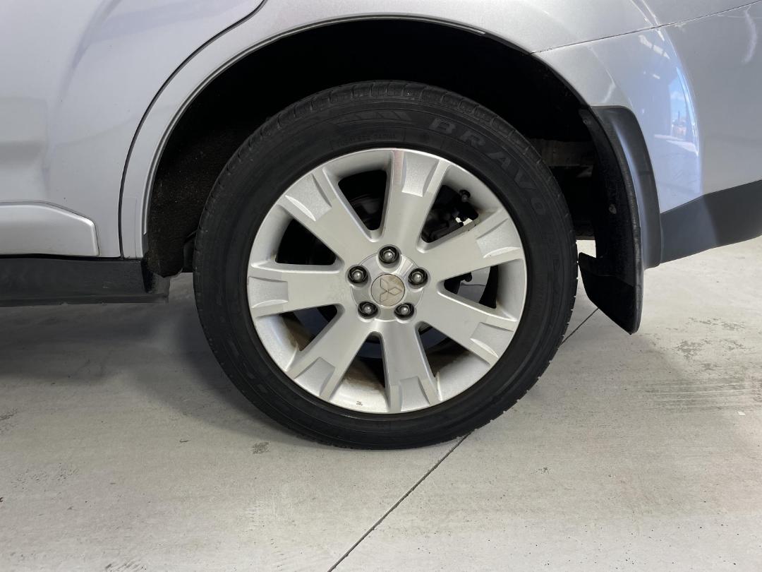 Photo '11' of Mitsubishi Outlander Photo '11' of Mitsubishi Outlander