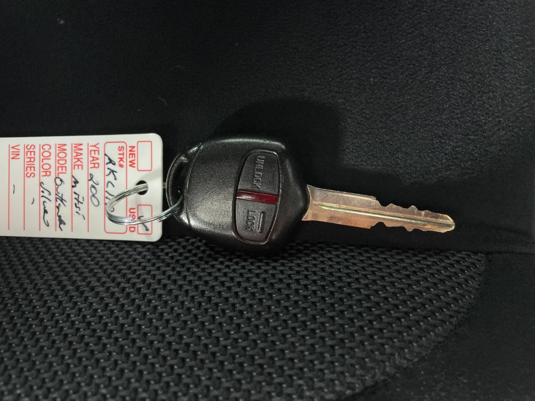 Photo '22' of Mitsubishi Outlander Photo '22' of Mitsubishi Outlander