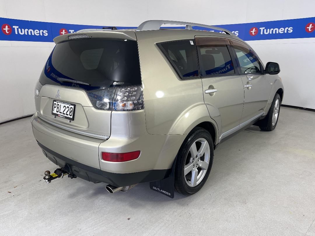 Photo '7' of Mitsubishi Outlander Photo '7' of Mitsubishi Outlander