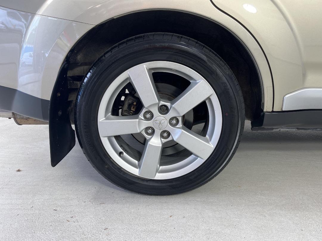 Photo '12' of Mitsubishi Outlander Photo '12' of Mitsubishi Outlander