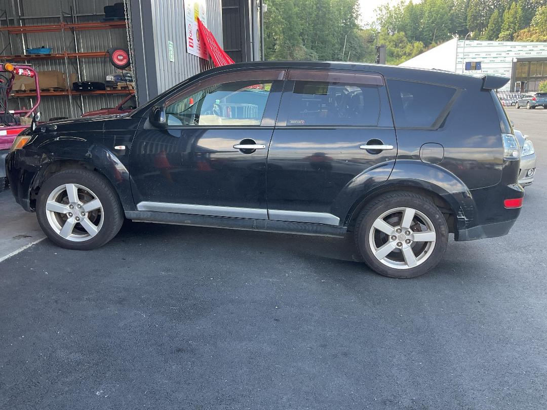 Photo '6' of Mitsubishi Outlander Photo '6' of Mitsubishi Outlander