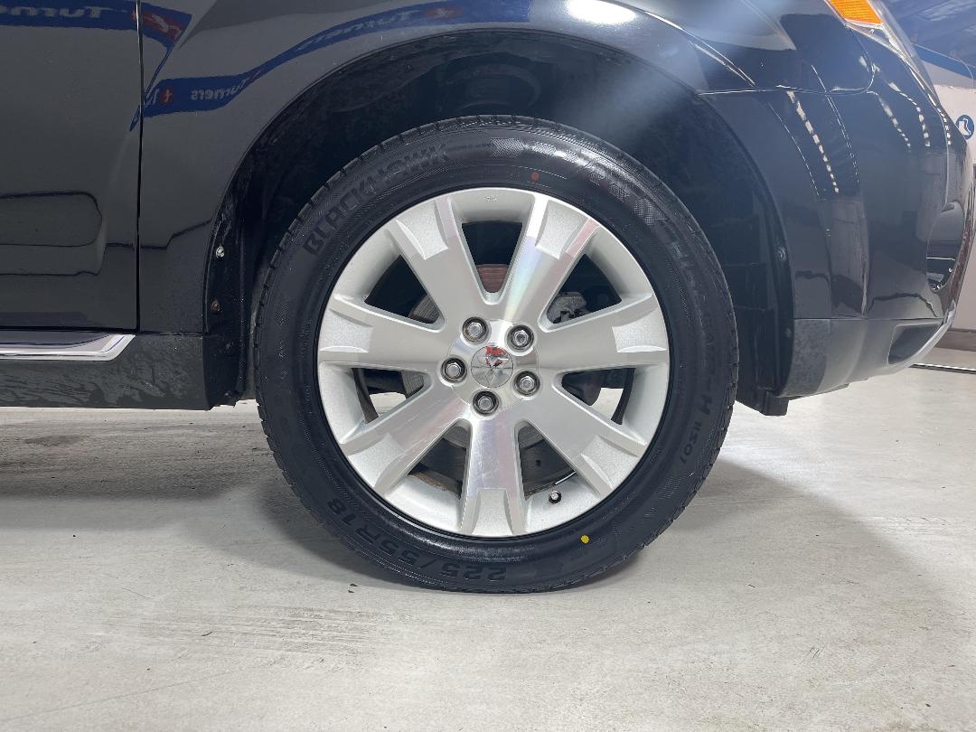 Photo '9' of Mitsubishi Outlander