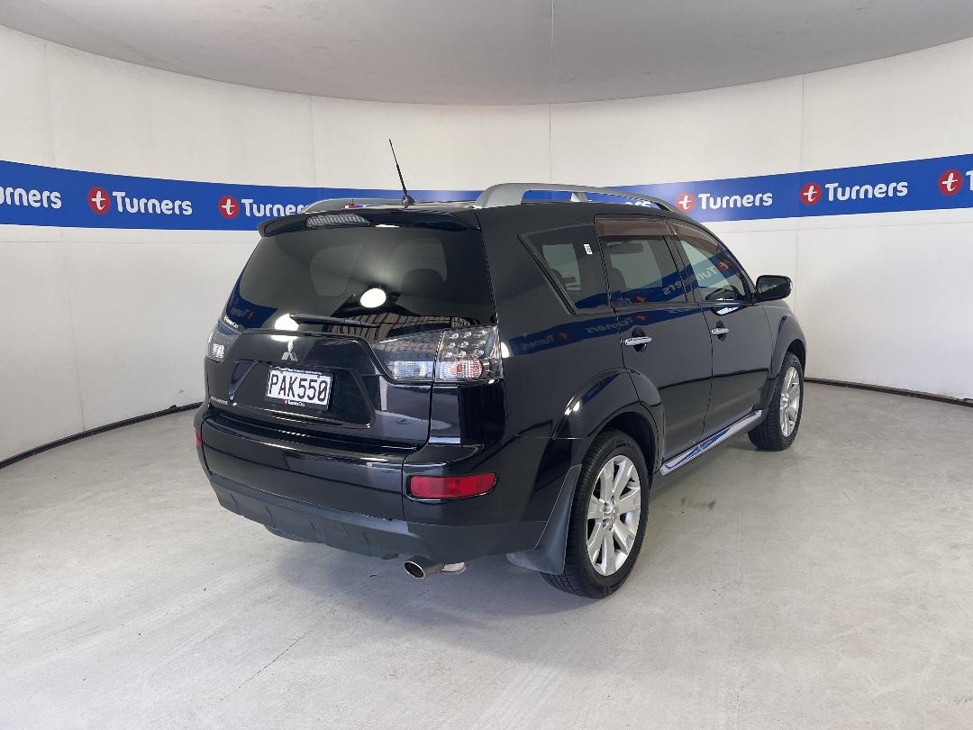 Photo '7' of Mitsubishi Outlander