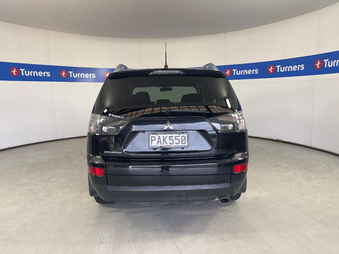 Photo '6' of Mitsubishi Outlander