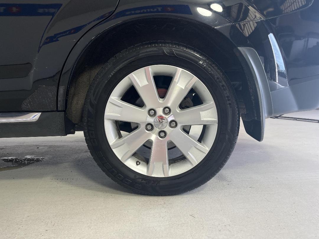 Photo '11' of Mitsubishi Outlander