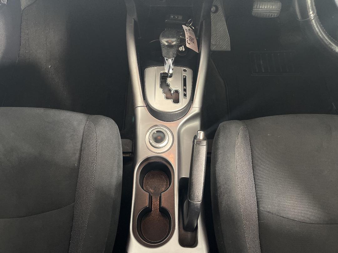 Photo '18' of Mitsubishi Outlander