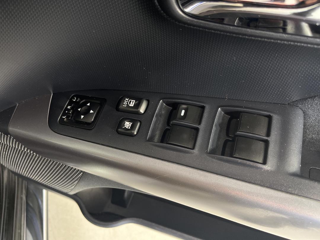 Photo '24' of Mitsubishi Outlander