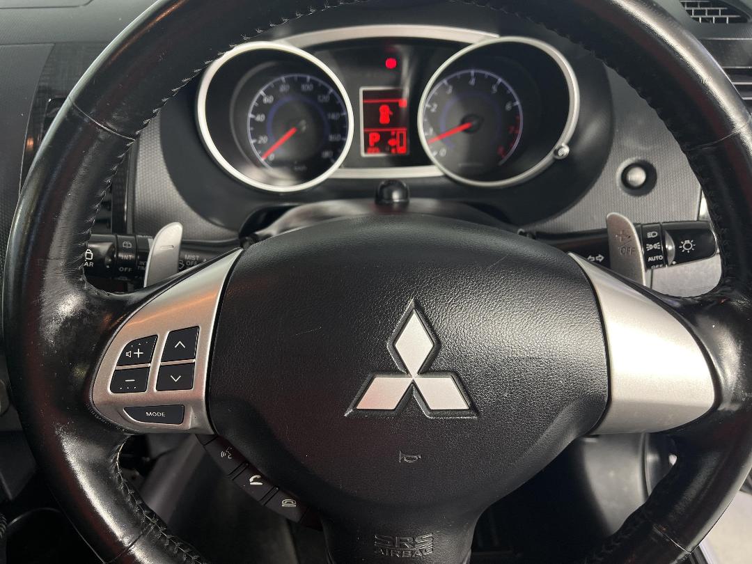 Photo '29' of Mitsubishi Outlander