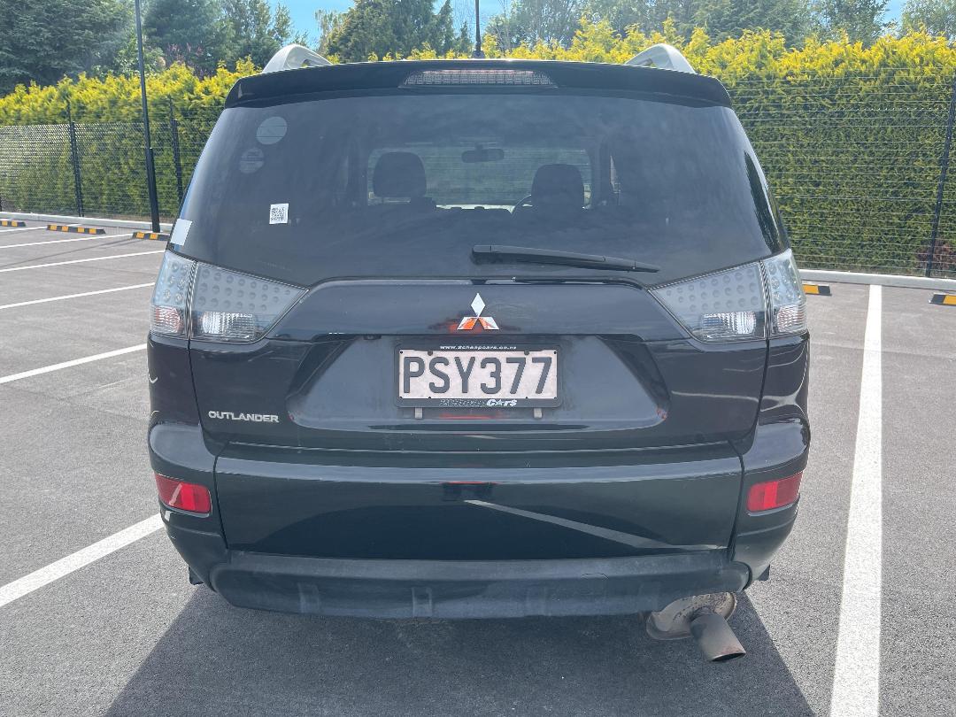 Photo '9' of Mitsubishi Outlander Photo '9' of Mitsubishi Outlander