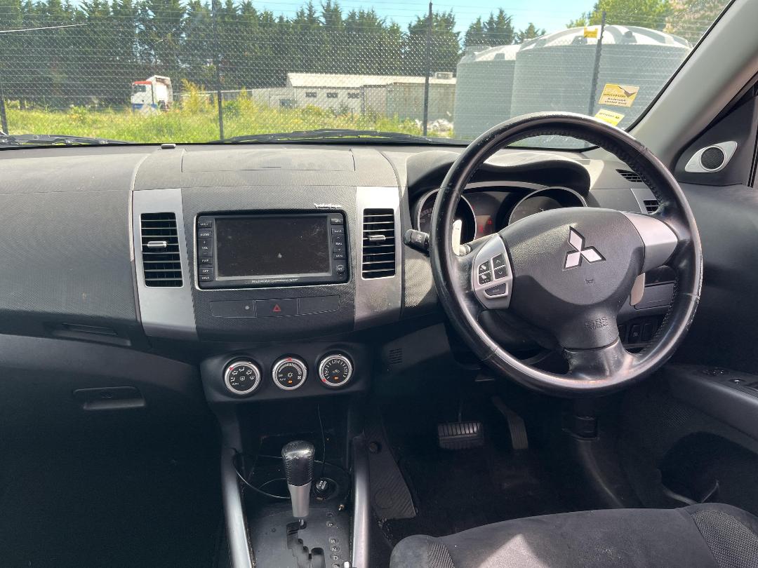 Photo '19' of Mitsubishi Outlander Photo '19' of Mitsubishi Outlander